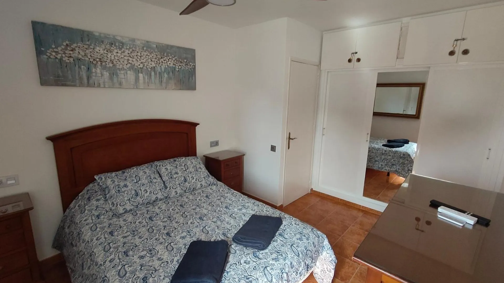 דירה בנאלמדנה Iris 15 - 24H Reception - 2 Bedrooms ספרד